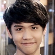 Harit Cheewagaroon, 26 (电视演员)