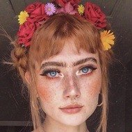 Harmony Nice, 28 (Estrelas do YouTube)