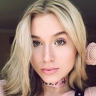 Harper Grace, 22 (Cantante de Country)