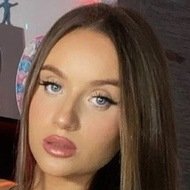 Harriet Parkes, 26 (Instagram Star)