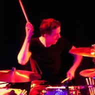 Hayden Scott, 41 (鼓手)