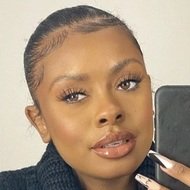 Hazel Amari, 28 (Instagram Star)