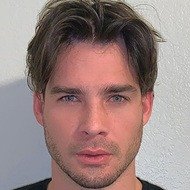 Héctor Peña, 42 (Attore TV)