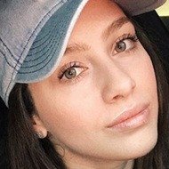 Helene Britany, 30 (流行歌手)