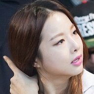 Heo Solji, 35 (Pop Singer)