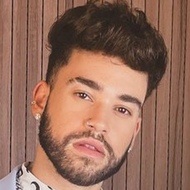 Heric Tolentino, 34 (Cantante pop)