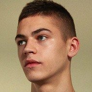 Hero Fiennes Tiffin, 27 (Acteur de cinéma)