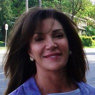 Hilary Farr, 61 (电视节目主持人)