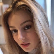 Hollie Steel, 27 (歌剧演唱家)