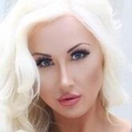 Holly Deacon, 33 (Instagram Star)