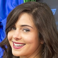 Holly Deveaux, 31 (电视女演员)