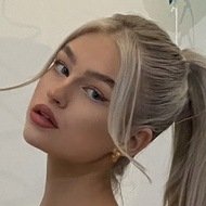 Holly Jai, 22 (TikTok明星)