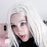 Holly Rosi, 32 (YouTube明星)