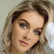 Holly Tandy, 22 (Pop Singer)