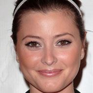 Holly Valance, 40 (流行歌手)