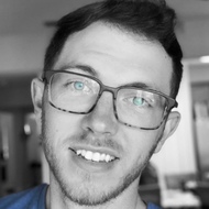 Hollywood_Hilton, 32 (TikTok明星)