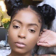 Hood Celebrityy, 34 (Певец регги)