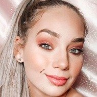 Hope Fenwick, 23 (TikTok明星)