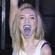 Hope Vista, 32 (Cantante rock)