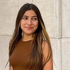 Houria Hocini, 18 (YouTube明星)