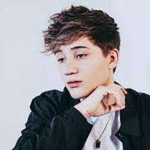 Houssein South, 26 (Popsänger)