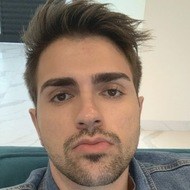 Hueva, 26 (YouTube明星)