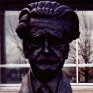 Hugh MacDiarmid (1892 - 1978) (诗人)