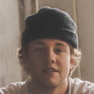 Hunter Metts, 27 (流行歌手)