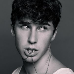 Hunter Rowland, 24 (Ngôi sao Instagram)