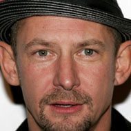 Ian Hart, 59 (Diễn viên điện ảnh)