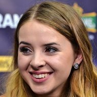 Ilinca Bacila, 27 (流行歌手)