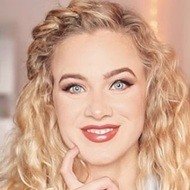 India Batson, 30 (YouTube明星)