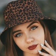 Iris Terés, 22 (TikTok Star)