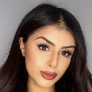 Irsa Saleem, 32 (Star d'Instagram)