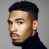 Isaac Bell, 29 (Звезда Youtube)