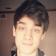 Isaac Brinker, 30 (Instagram明星)
