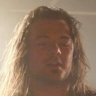 Isaac Delahaye, 43 (Nghệ sĩ guitar)