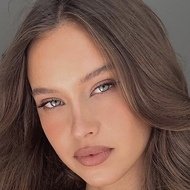 Isabelle Mathers, 26 (Modell)