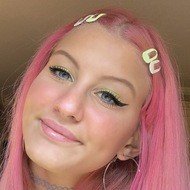 Isabelle Ramer, 23 (TikTok Star)