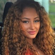 Iulia Valentina, 31 (Estrella de Instagram)