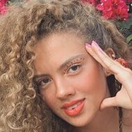 IVANNA, 23 (Pop Singer)