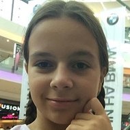 Ivka Dacheva, 19 (YouTube Star)