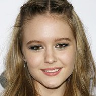 Izabela Vidovic, 24 (电视女演员)