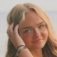 Izzey Grauze, 19 (TikTok明星)