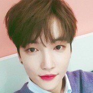 J-Hoon, 33 (Cantante Pop)