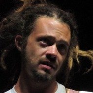 Jacob Hemphill, 45 (Cantante de Reggae)