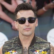 Jacob Hoggard, 41 (Cantor De Rock)