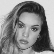 Jade Shaknaitis, 22 (Instagram Star)