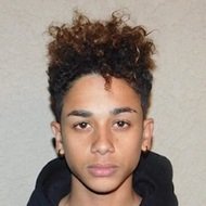 Jaden Delarosa, 23 (Star d'Instagram)