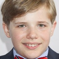 Jakob Salvati, 21 (电影演员)